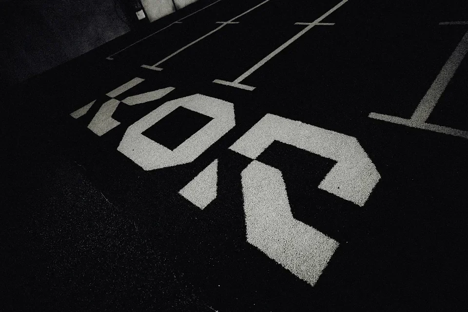 kor-training-club-logo-suelo-960